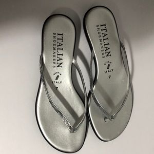 🚨Italian Shoemakers Womens Silver Sandals